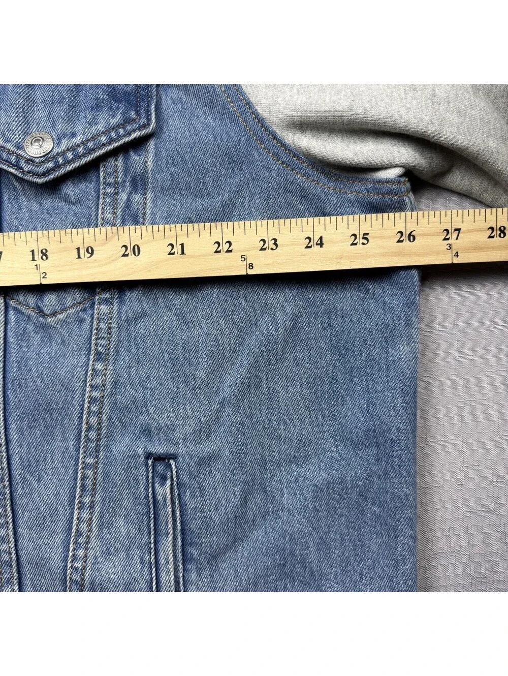 Levi’s Men’s XL Hybrid Denim Trucker Jacket Gray Hoodie Sweatshirt Sleeves